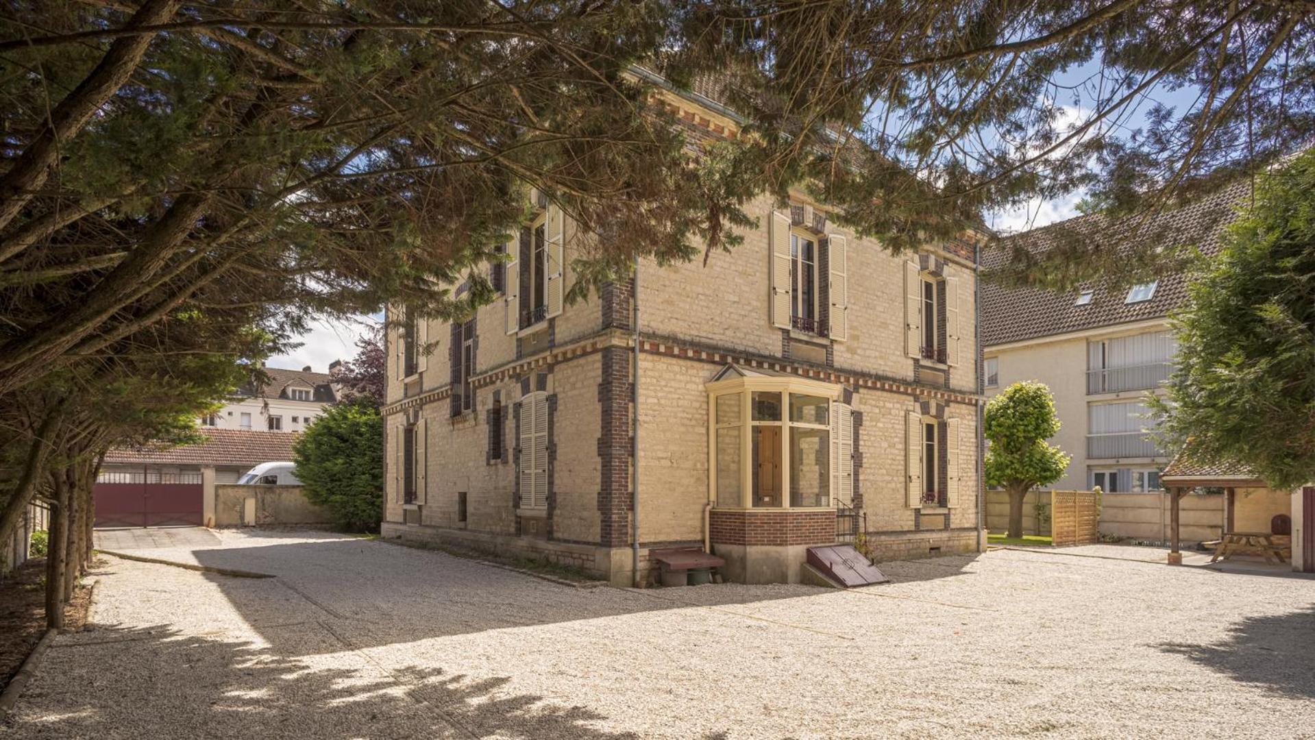 Bonappart 13 - Charme Napoleonien & Confort Troyes Exterior foto