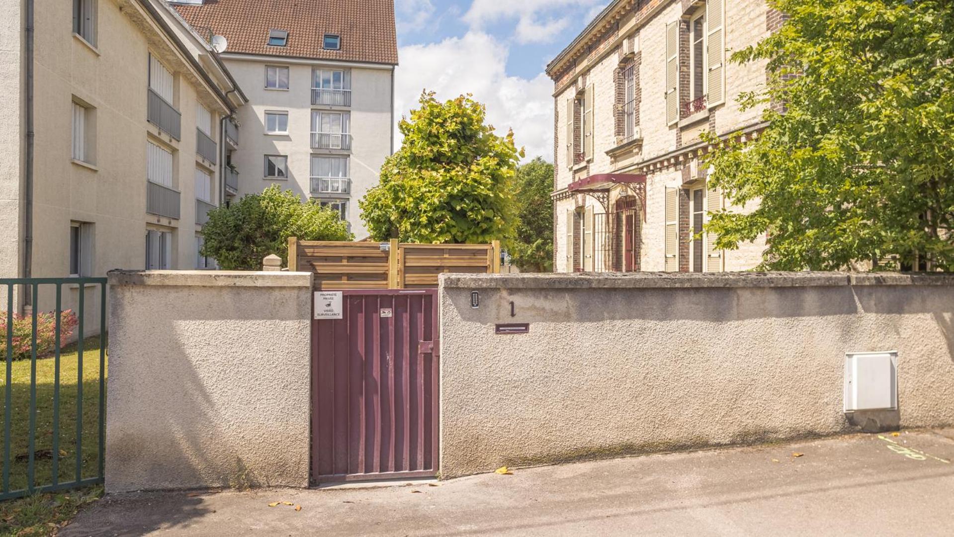 Bonappart 13 - Charme Napoleonien & Confort Troyes Exterior foto